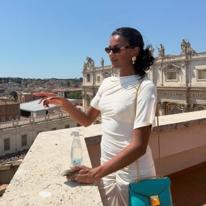 
                                Звезда "Бриджертонов" присоединилась к сиквелу "Дьявол носит Prada"
                            