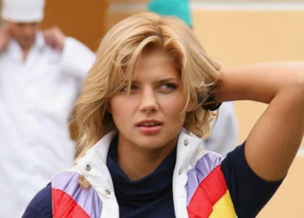 Настя Задорожная объяснила обучение дочери плаванию