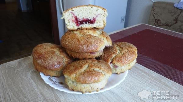 Рецепт: Кекс с начинкой из клюквенного желе - Простые и очень вкусные.