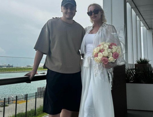Анастасия Волочкова поделилась фотографиями молодого избранника