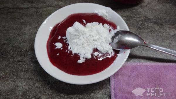 Рецепт: Кекс с начинкой из клюквенного желе - Простые и очень вкусные.