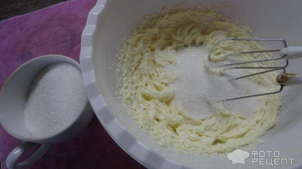 Рецепт: Кекс с начинкой из клюквенного желе - Простые и очень вкусные.