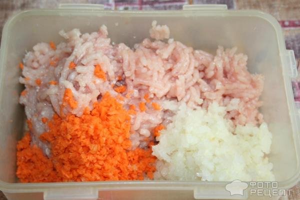 Рецепт: Колбаски куриные - в оболочке из куриной кожи