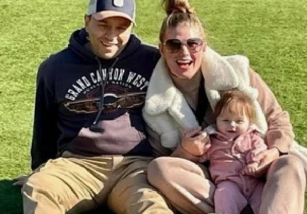 Настя Задорожная объяснила обучение дочери плаванию