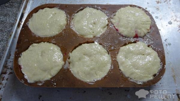 Рецепт: Кекс с начинкой из клюквенного желе - Простые и очень вкусные.