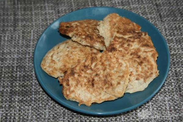 Рецепт: Капустные оладьи - под сливочно-грибным соусом