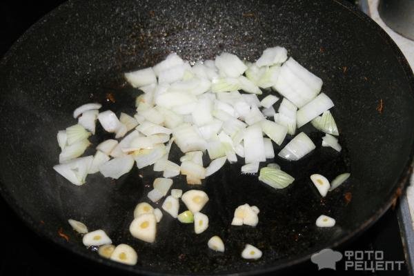 Рецепт: Капустные оладьи - под сливочно-грибным соусом