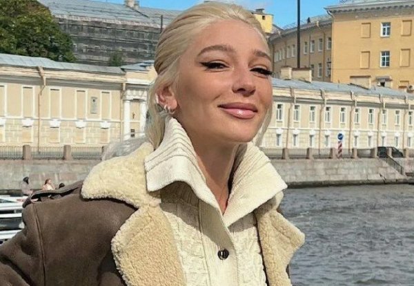 Анастасия Ивлеева рассказала о прекращении общения с друзьями