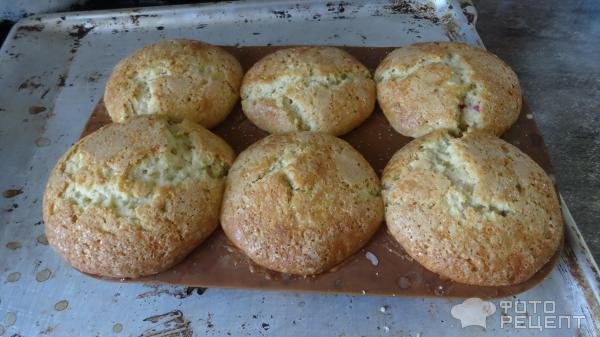 Рецепт: Кекс с начинкой из клюквенного желе - Простые и очень вкусные.