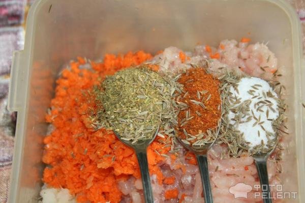 Рецепт: Колбаски куриные - в оболочке из куриной кожи