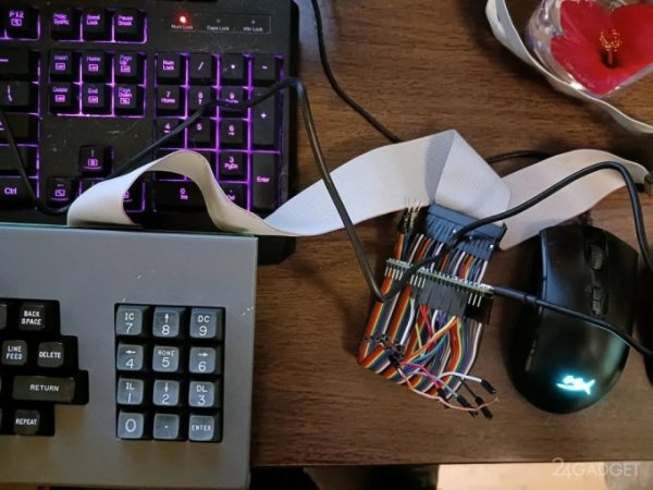 Создан самодельный и полностью рабочий терминал из Fallout (9 фото)