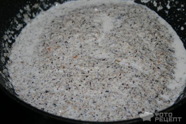 Рецепт: Капустные оладьи - под сливочно-грибным соусом