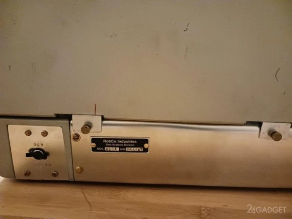 Создан самодельный и полностью рабочий терминал из Fallout (9 фото)