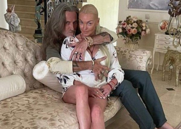 Никита Джигурда припомнил скандал, из которого пользу для себя вынесла и Волочкова Никита Джигурда припомнил скандал, из которого пользу для себя вынесла и Волочкова