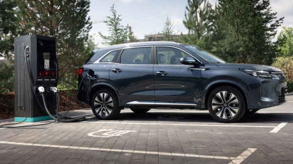 Представлен обновленный кроссовер Evolute i-Space