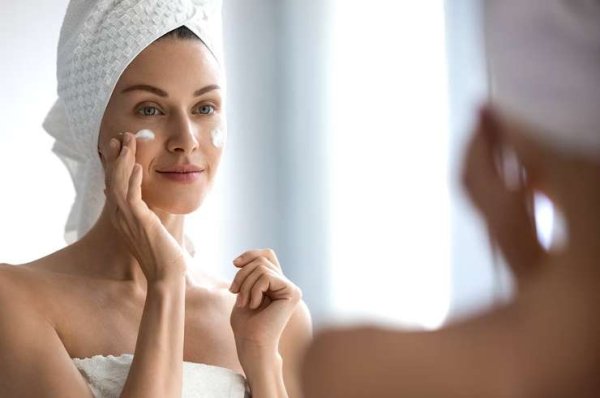 Менять или не менять: сезонная бьюти-рутина в прицеле экспертов