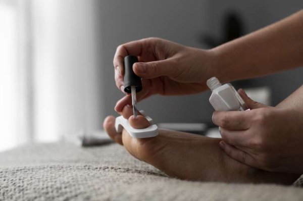 Педикюр: покрывать гелем, лаком или вообще ничем