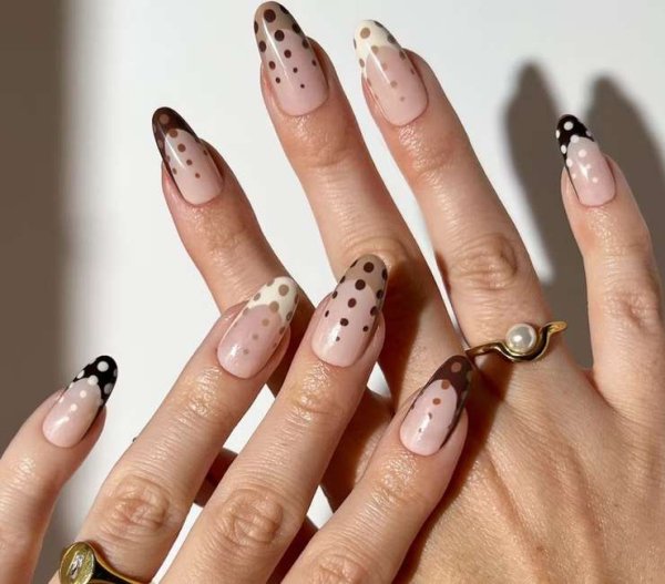 Трендовый маникюр июля-августа: 4 варианта, которые стоит попробовать