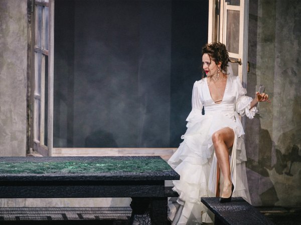 Взрывоопасная смесь: режиссер из ЮАР поставил в Москве пьесу шведского классика