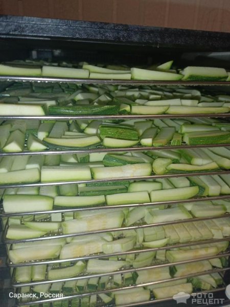 Рецепт: Сушеные кабачки Заготовка в Дигидраторе - Кабачки, как приправа, чипсы, на хранение