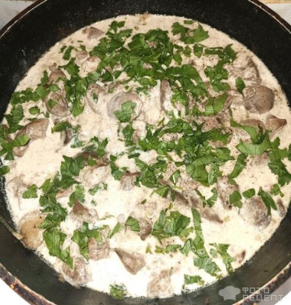 Рецепт: Тушенная куриная печень - Нежная куриная печень с классическим вкусом