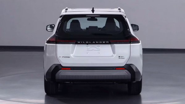 Новая Toyota RAV4/Wildlander: на подходе чисто бензиновая версия