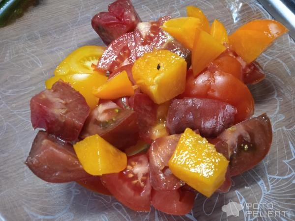 Рецепт: Салат из свежей брокколи - с помидорами и соусом терияки