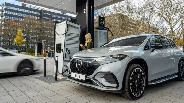 Глава компании Mercedes-Benz предрек крах автопрома Европы