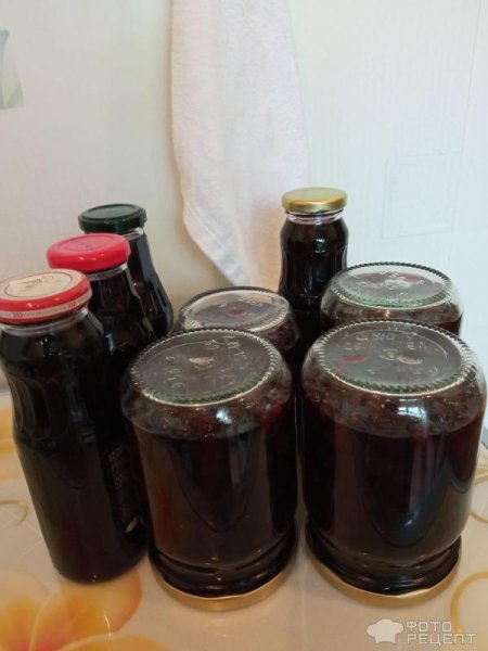 Рецепт: Вишневое варенье - Одновременно готовим два продукта!