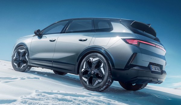 Кроссовер Opel Grandland обзавелся полным приводом