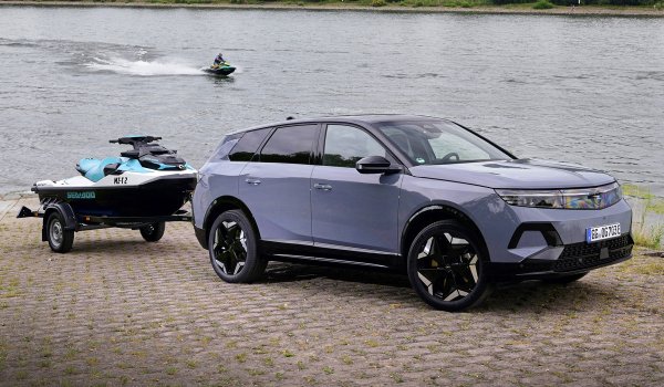 Кроссовер Opel Grandland обзавелся полным приводом