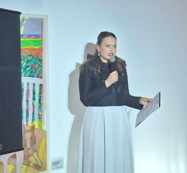 На открытии нового выставочного пространства в Москве "оживили" Кобзона