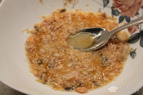 Рецепт: Салат с консервированной форелью - с огурцом и картофелем