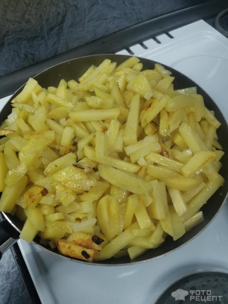 Рецепт: Свинина жареная с картошкой - Простой рецепт румяной картошки с мясом