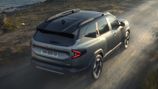 Dacia Duster и Bigster обрели гибридный полный привод
