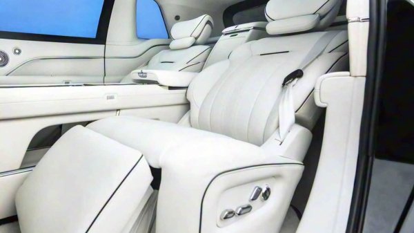 Роскошный кроссовер Dreame: первые изображения