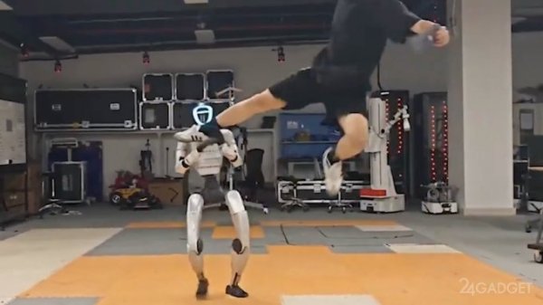 Робот Unitree G1 выдержал поединок по кикбоксингу (3 фото)