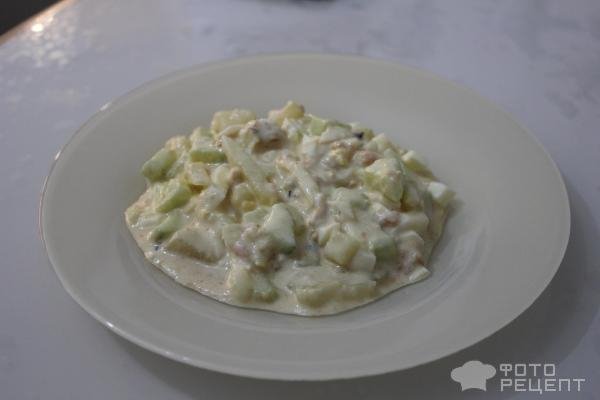 Рецепт: Салат с консервированной форелью - с огурцом и картофелем