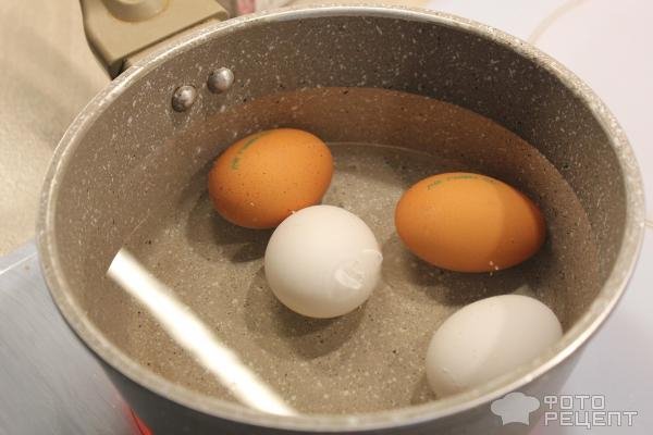 Рецепт: Салат с консервированной форелью - с огурцом и картофелем