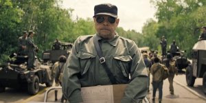 Создатели "Долгой прогулки" изменили концовку книги Кинга – и умудрились всё испортить
Создатели "Долгой прогулки" изменили концовку книги Кинга – и умудрились всё испортить