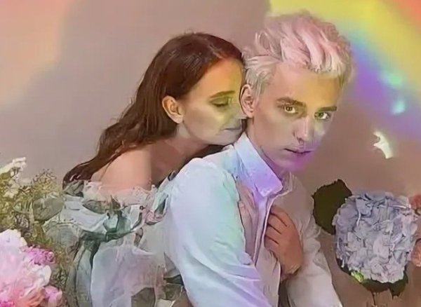 Влад Бумага расстался с матерью своего ребёнка