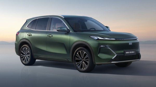 Гибрид Geely EX5 EM-i для России: новые подробности Гибрид Geely EX5 EM-i для России: новые подробности