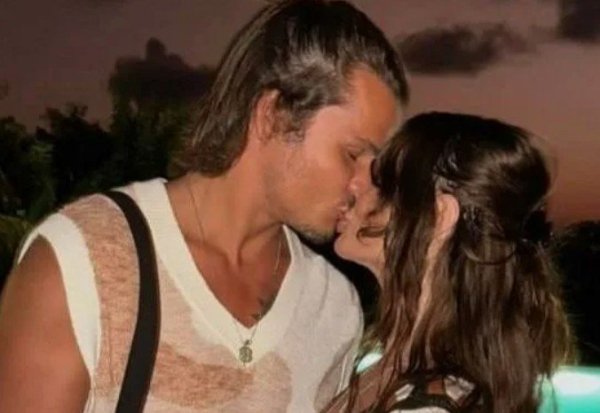 Айза Долматова не ожидала услышать предложение руки и сердца