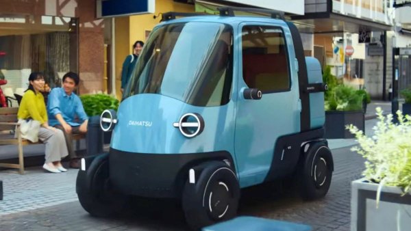 Концепты Century и Lexus: люкс-купе и шестиколесный минивэн