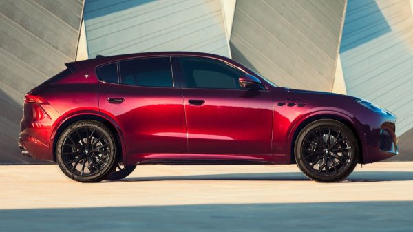 Спецверсия Maserati Grecale Tributo Il Bruciato: истина в вине