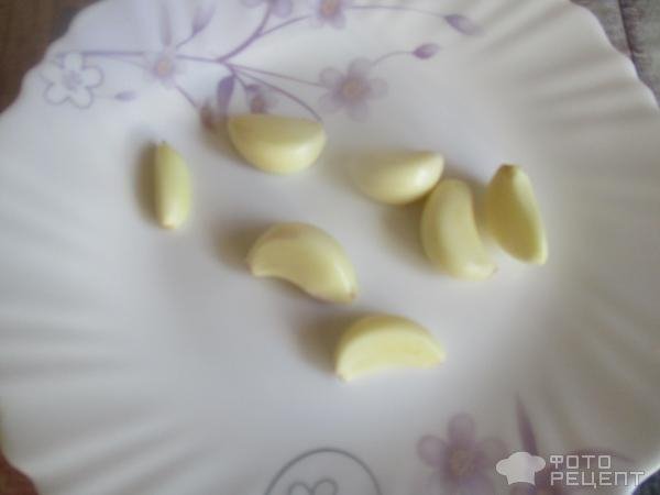 Рецепт: Морковный салат - с чесноком, орехами, яблоками под майонезом