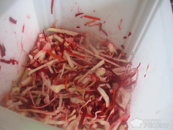 Рецепт: Квашеная капуста витаминная - со свеклой