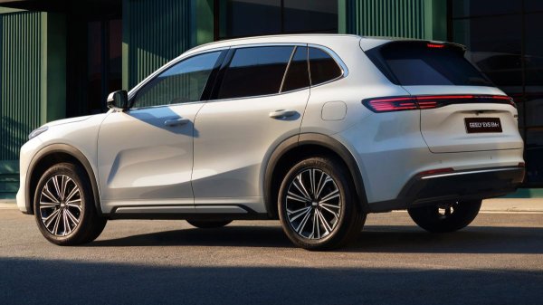 Гибрид Geely EX5 EM-i для России: новые подробности Гибрид Geely EX5 EM-i для России: новые подробности