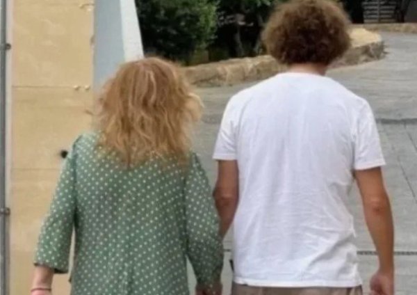 Алла Пугачева переезжает в Болгарию Алла Пугачева переезжает в Болгарию