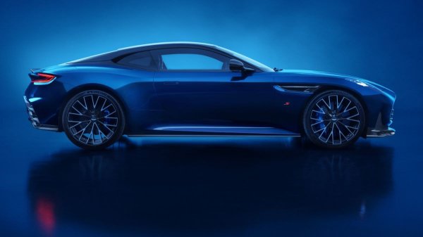 Aston Martin DB12 S: вершина эволюции семейства